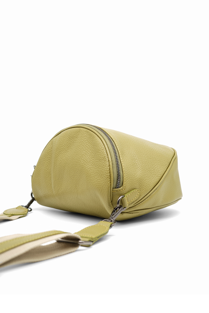 Crossbody-Bag KENNY aus genarbtem Leder in olivgruen